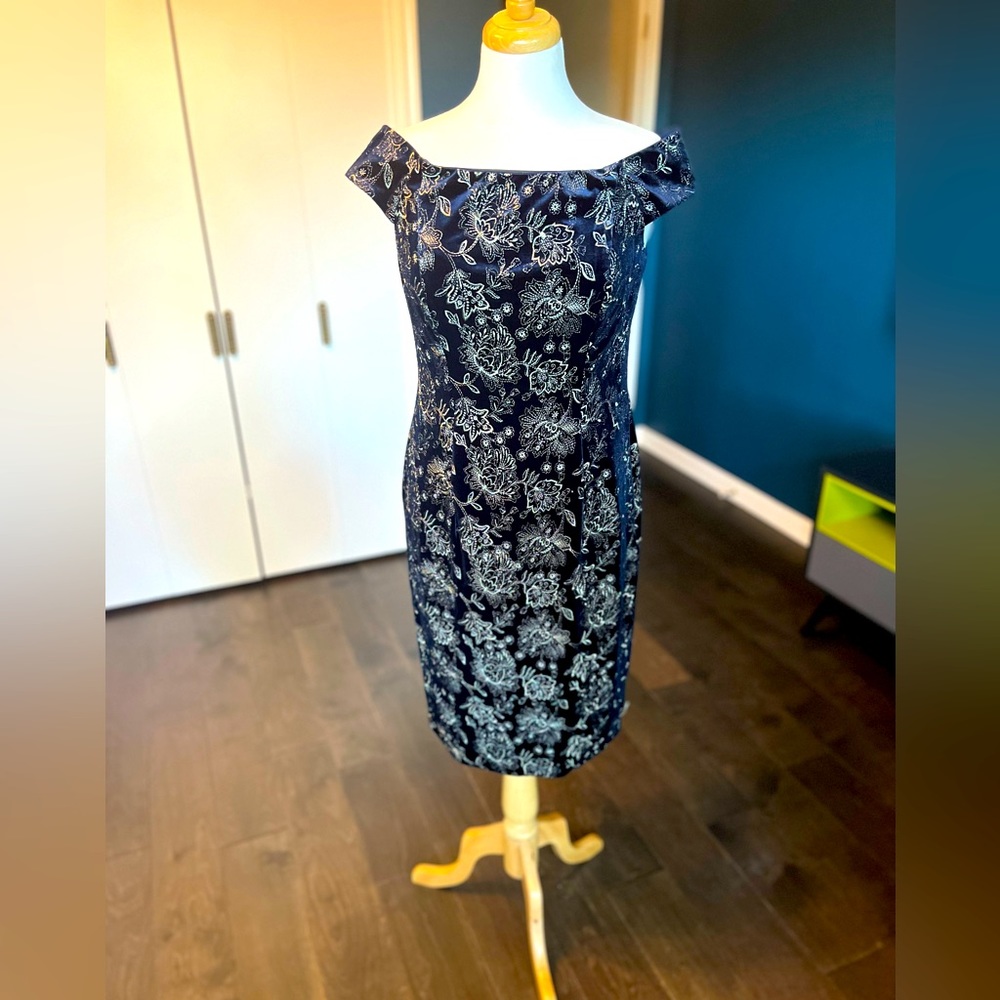 adrianna papell velvet dress royal blue
gold embroidery